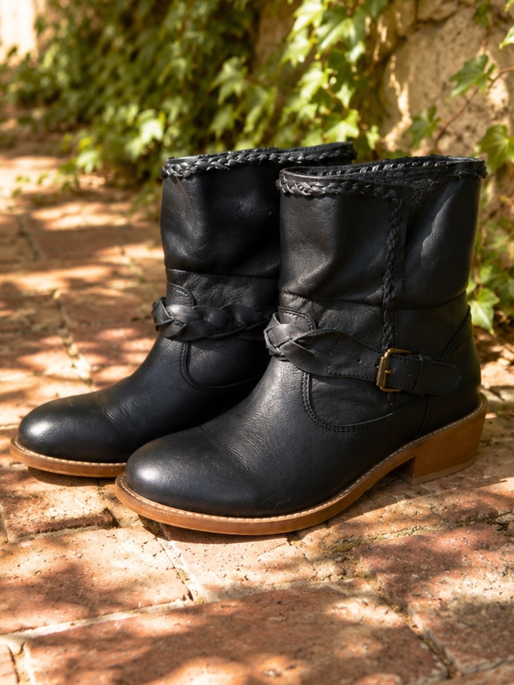MUSSE & CLOUD Black Leather Slouch Biker Moto Boots with Braid Detail, 7